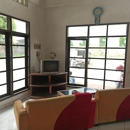 Oyo 92324 Hotel Sinar Rejeki Sukabumi Eksteriør billede