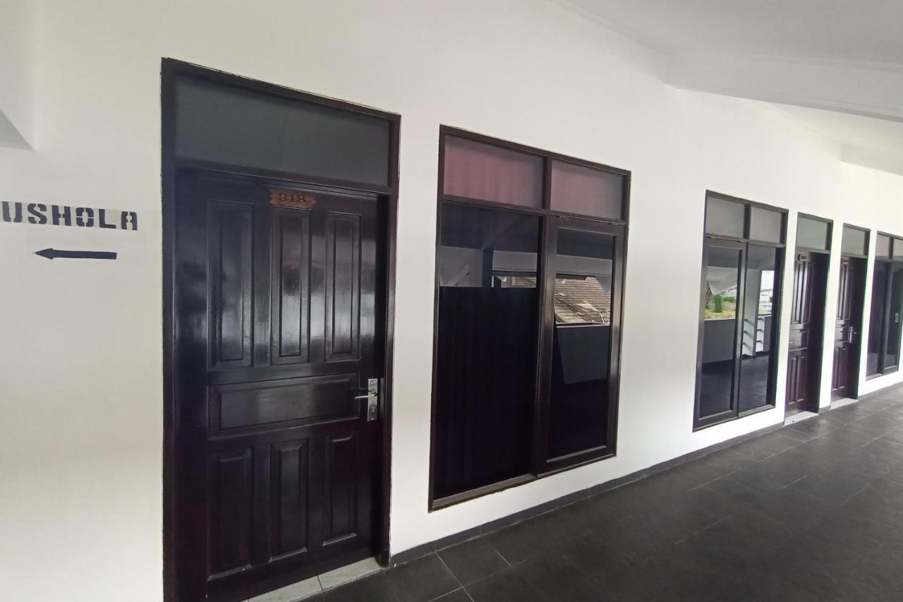 Oyo 92324 Hotel Sinar Rejeki Sukabumi Eksteriør billede
