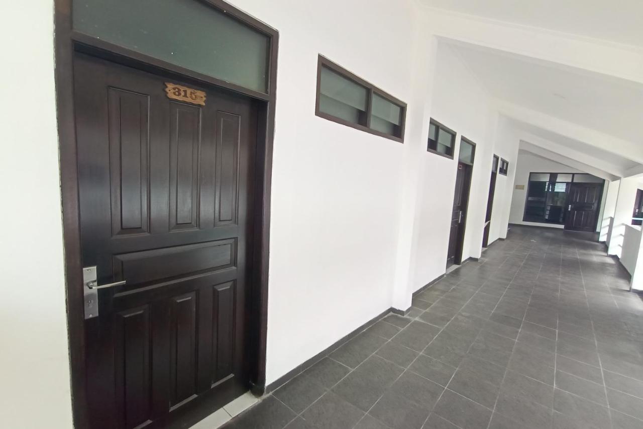 Oyo 92324 Hotel Sinar Rejeki Sukabumi Eksteriør billede