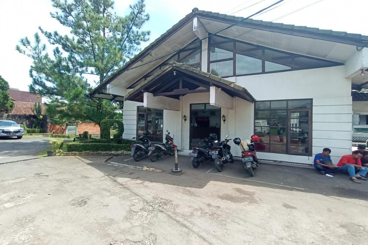 Oyo 92324 Hotel Sinar Rejeki Sukabumi Eksteriør billede