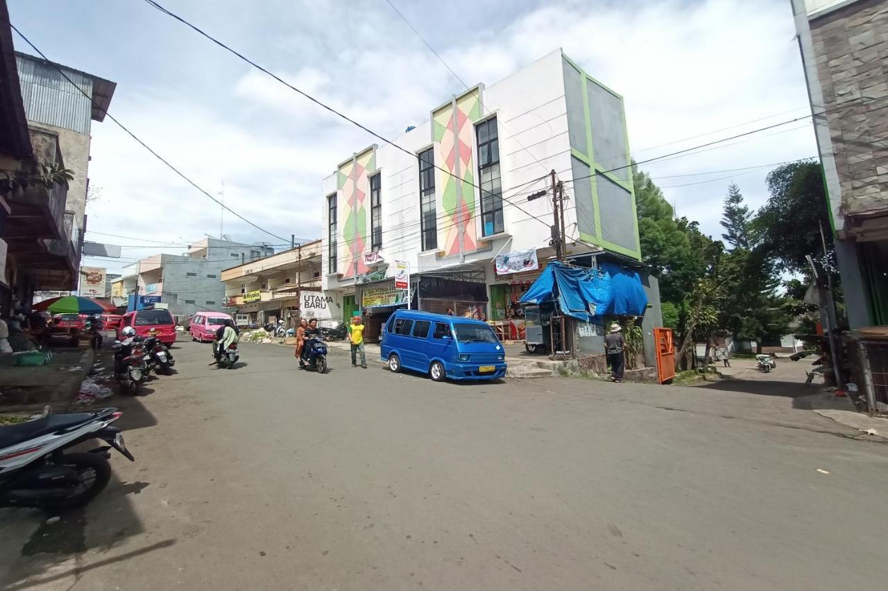 Oyo 92324 Hotel Sinar Rejeki Sukabumi Eksteriør billede