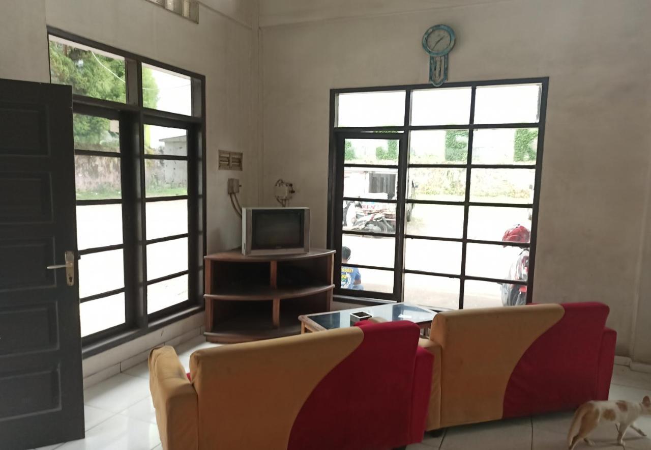 Oyo 92324 Hotel Sinar Rejeki Sukabumi Eksteriør billede