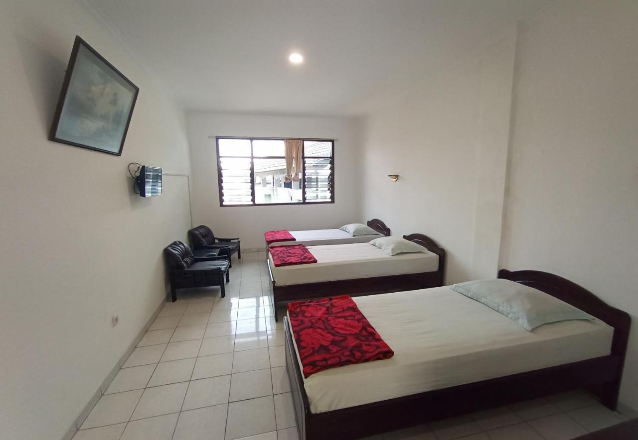Oyo 92324 Hotel Sinar Rejeki Sukabumi Eksteriør billede