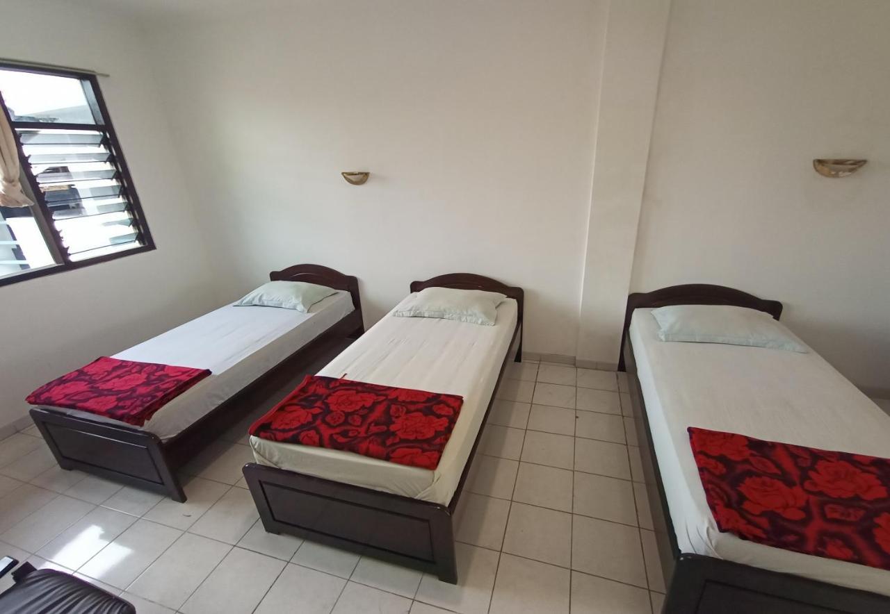 Oyo 92324 Hotel Sinar Rejeki Sukabumi Eksteriør billede