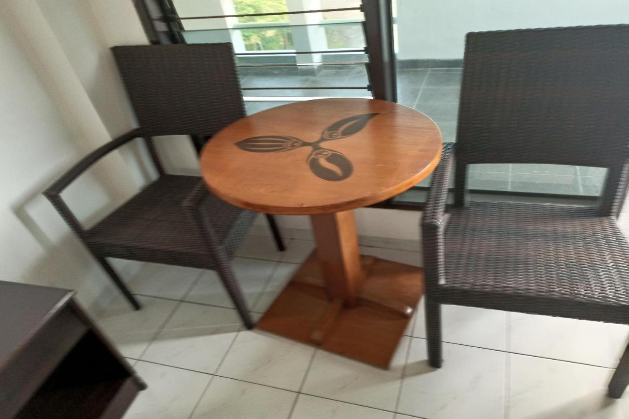 Oyo 92324 Hotel Sinar Rejeki Sukabumi Eksteriør billede