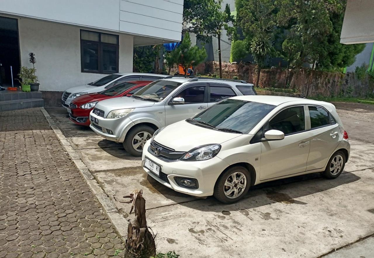 Oyo 92324 Hotel Sinar Rejeki Sukabumi Eksteriør billede